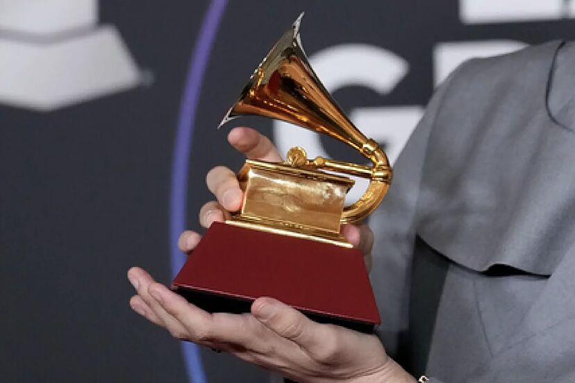 Gramophone Metal 1:1 Latin Grammy Awards NARAS Large Music Trophy
