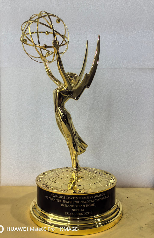 Premio Emmy Televisión 39 cm Réplica de tamaño real Trofeo 1: 1 Estatua Premio 
