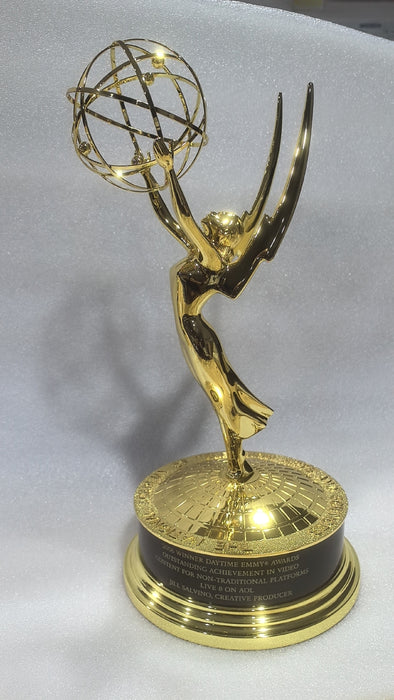 Emmy Award Television 39 cm Nachbildung der lebensgroßen Trophäe im Maßstab 1:1 als Statue 